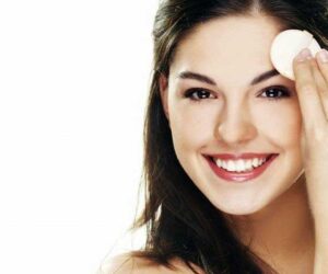 Cantik Alami Dengan Bedak