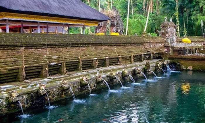 Pura Tirta Empul Tampak Siring Bali